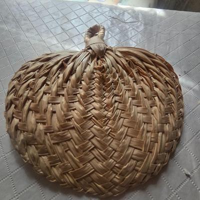 LONGABERGER AND A VARIETY OF OTHER BASKETS
