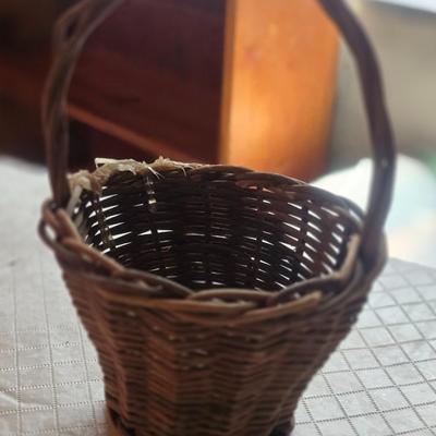 LONGABERGER AND A VARIETY OF OTHER BASKETS