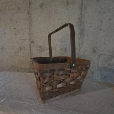 LONGABERGER AND A VARIETY OF OTHER BASKETS