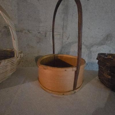 LONGABERGER AND A VARIETY OF OTHER BASKETS