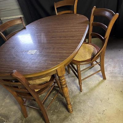 Table Chairs and Leaf