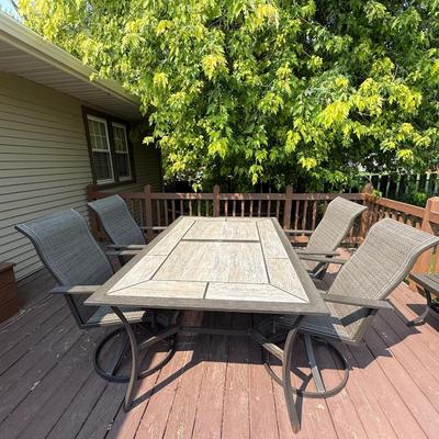 Outdoor Set, 1 yr old, pd $800