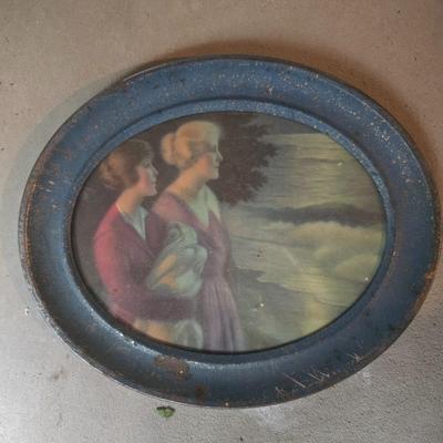 VINTAGE ART IN OVAL FRAMES AND A VARIETY OF PICTURE FRAMES