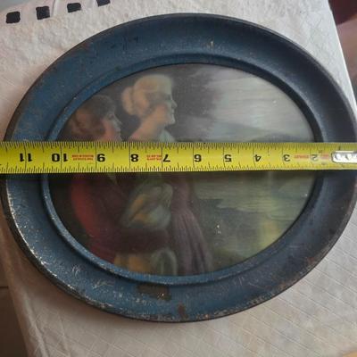 VINTAGE ART IN OVAL FRAMES AND A VARIETY OF PICTURE FRAMES