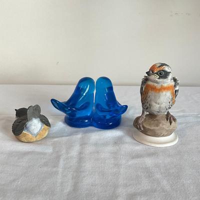 815 Boehm Bird, Sitting Bird, Blue Glass Bird Lot