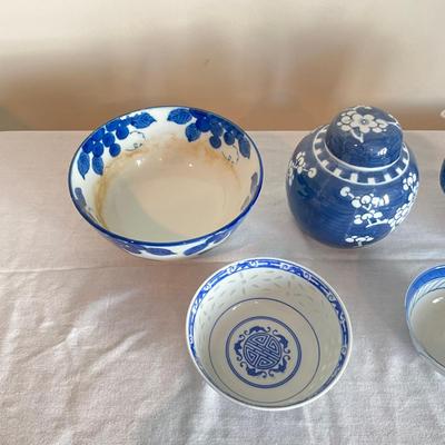 818 Blue And White Chinese Pottery
