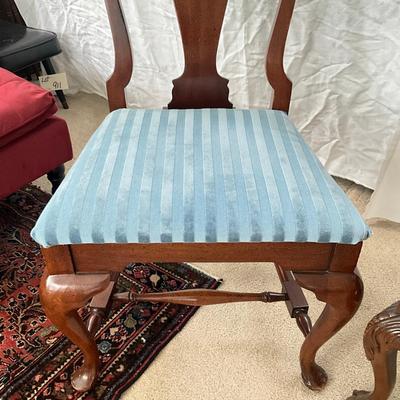 822 Pair Of Antique Mahogany Chippendale Ball & Claw Feet Arm & Dining Chairs