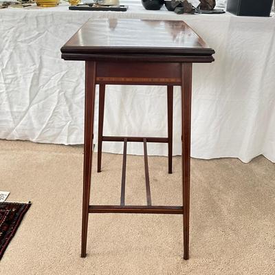 831 Antique Hepplewhite Style Mahogany Side Table With Green Fett