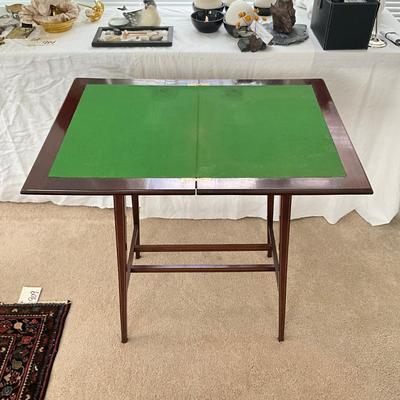 831 Antique Hepplewhite Style Mahogany Side Table With Green Fett