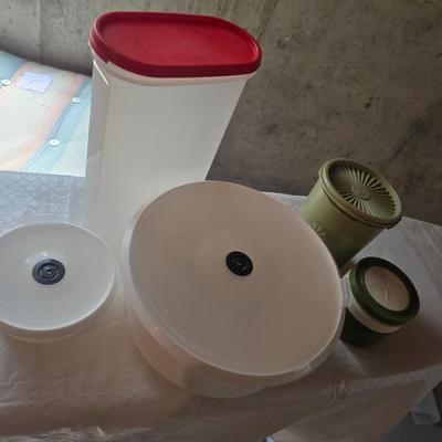 FOOD STORAGE CONTAINERS