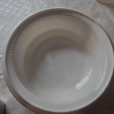 FOOD STORAGE CONTAINERS