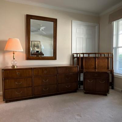 864 Vintage Drexel Mid Century Style Bedroom Suite