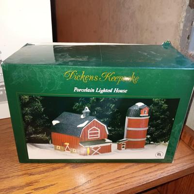 2 DEPARTMENT 56 CHRISTMAS BUILDINGS AND DICKEN'S BARN AND SILO
