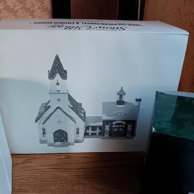2 DEPARTMENT 56 CHRISTMAS BUILDINGS AND DICKEN'S BARN AND SILO