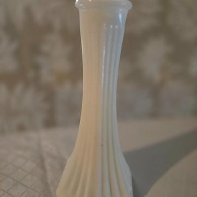 KAISER PORCELAIN VASE, MILK GLASS VASE AND MORE
