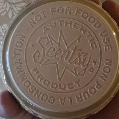 IRON CANDLE HOLDER AND SCENTSY SCENTED WAX BURNER