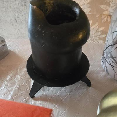 HALLOWEEN ITEMS AND A VARIETY OF CANDLES