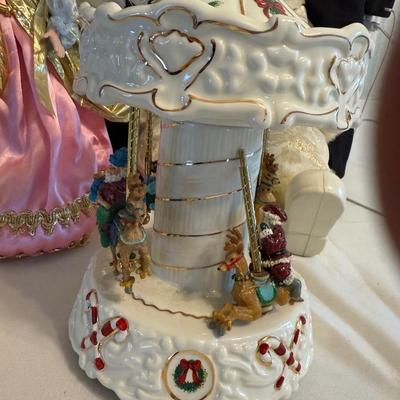 Christmas Decor W/musical carousel