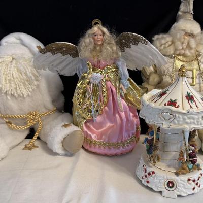 Christmas Decor W/musical carousel