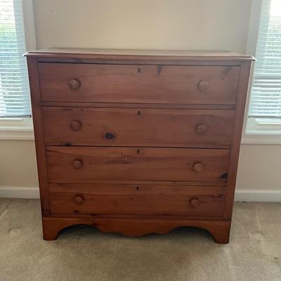 866 Antique Pine Cottage 4-Drawer Dresser