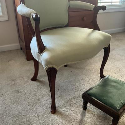 867 Antique French Style Arm Chair with Stool