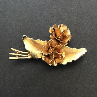 Sale Photo Thumbnail #44: Very nice vintage, gold tone, flower brooch. Please see attached photos.
