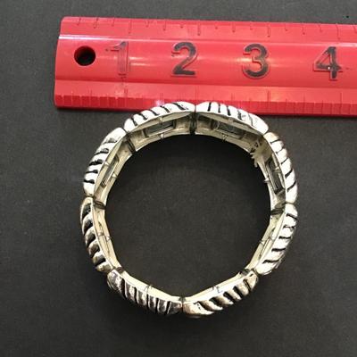 Sale Photo Thumbnail #79: Vintage chunky rhinestone Silvertone stretch bracelet please see attached photos