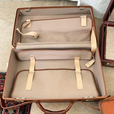 879 Vintage Hartmann Suitcase Lot