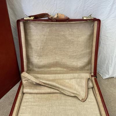 881 Pair of Towne Matching Leather Suitcases with Irish Linen Linings