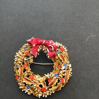 Sale Photo Thumbnail #167: Vintage art, multicolored Christmas wreath brooch. Please see attached photos.