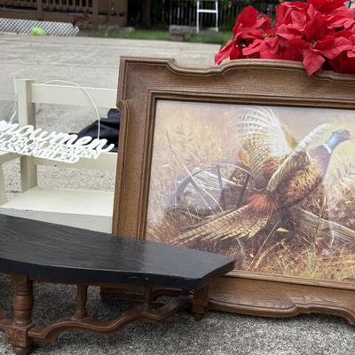 Small shelves, picture, poinsettia