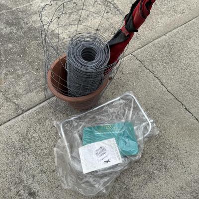 Fencing, umbrella, beach chair