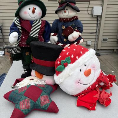AVON Tommy activated talking snowmen plus w/tote