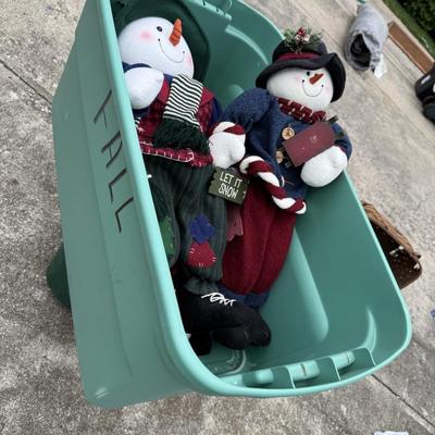 AVON Tommy activated talking snowmen plus w/tote