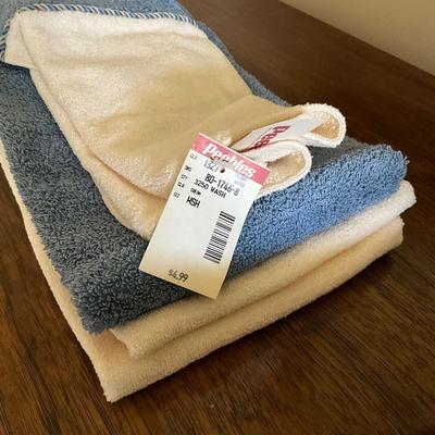 890 Vintage Blue and Gold Towel Set Lot