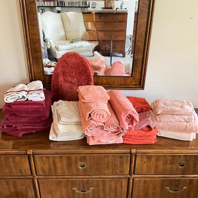 893 Large Lot of Assorted Orange Towels