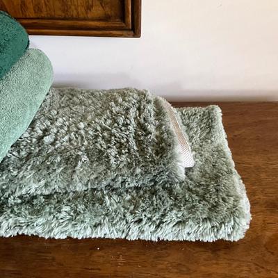 894 Green Towels Lot