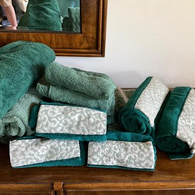 894 Green Towels Lot