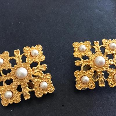 Liz Claiborne clip on Earrings