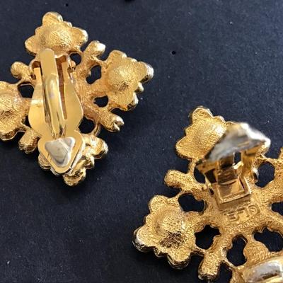 Liz Claiborne clip on Earrings