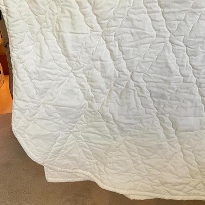 896 Pair of Quilted Twin Bed Spreads