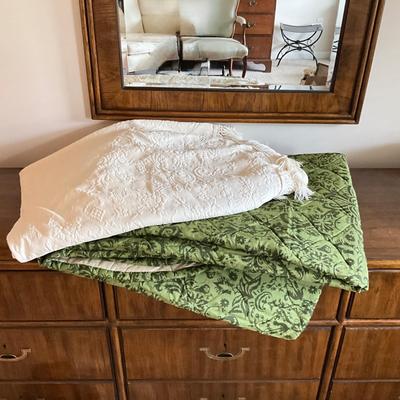 897 Twin Quilted Bed Cover with Drop Edge & Quilted Bed Cover