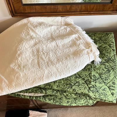 897 Twin Quilted Bed Cover with Drop Edge & Quilted Bed Cover