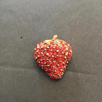 Beautiful vintage, ruby, red rhinestone strawberry brooch
