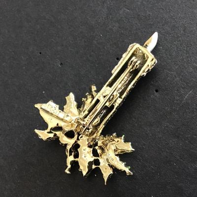 Gerrys Vintage holiday Brooch