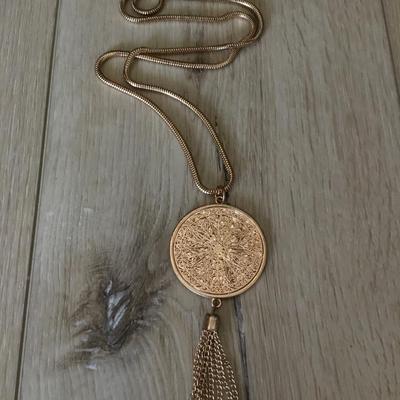 Cute medallion tassel fashion, necklace