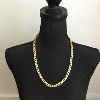 Beautiful very nice yellow gold toned chain necklace. Very nice very beautiful.