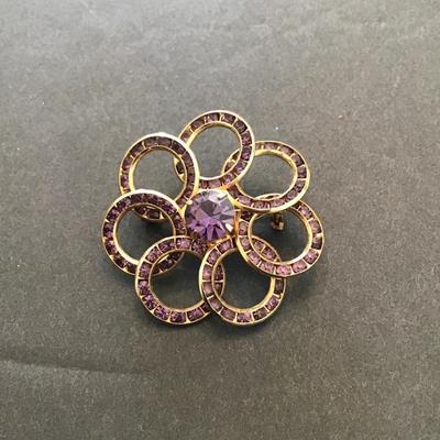 Vintage, gold tone, Fuchsia purple, rhinestone pin brooch