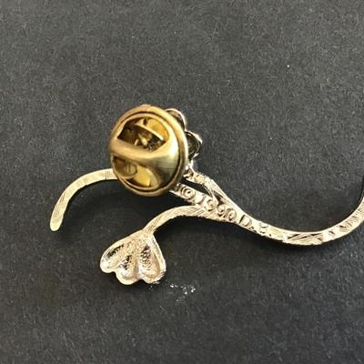 Dainty Flower Pin