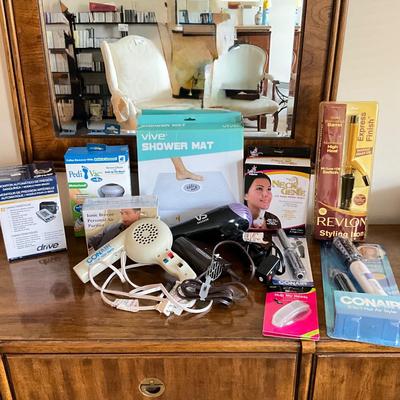 708 Large Bathroom Essentials Lot